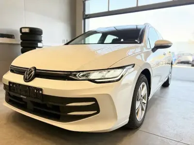 Second-hand VW Golf VIII Life 116 CP (85 kW) 2025 Alb Break