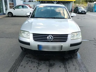 Gebraucht VW Passat 130 PS (95 kW) 2004 Silber Kombi