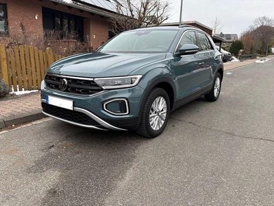 Gebraucht VW T-Roc Life 150 PS (110 kW) 2022 Blau SUV