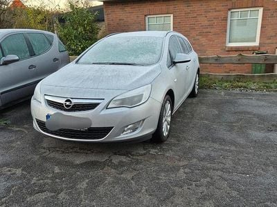 Silber Gebraucht 2011 Opel Astra Sport Kombi | 2.680 € (Guter Preis)