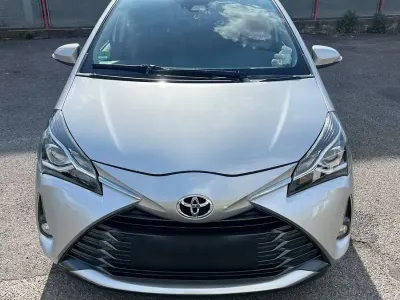 Gebraucht Toyota Yaris Club 111 PS (81 kW) 2020 Silber Limousine