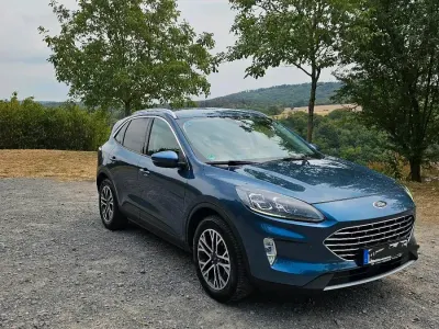 Gebraucht Ford Kuga Titanium 152 PS (111 kW) 2021 Blau SUV