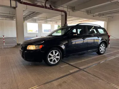 Gebraucht Volvo V50 Kinetic 114 PS (83 kW) 2011 Schwarz Kombi