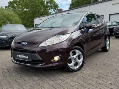 Gebraucht Ford Fiesta Titanium 95 PS (69 kW) 2011 Braun Kleinwagen