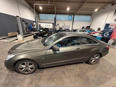 Mercedes E200