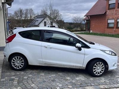 Gebraucht Ford Fiesta Champions Edition 59 PS (43 kW) 2012 Weiß Kleinwagen