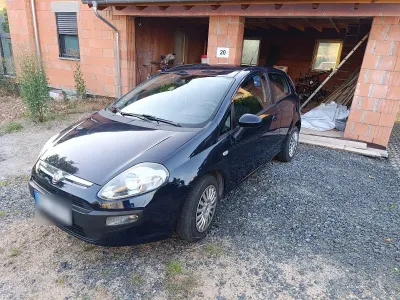 Gebraucht Fiat Punto Life 69 PS (50 kW) 2011 Blau Kleinwagen