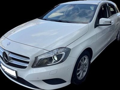 Gebraucht Mercedes A180 Urban 122 PS (89 kW) 2014 Weiß Limousine