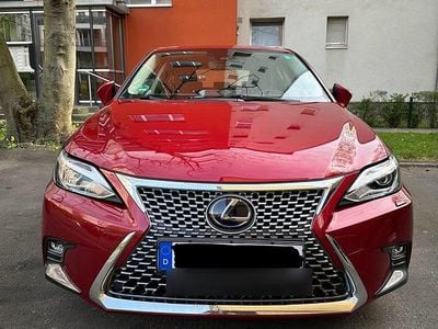 Lexus CT200h