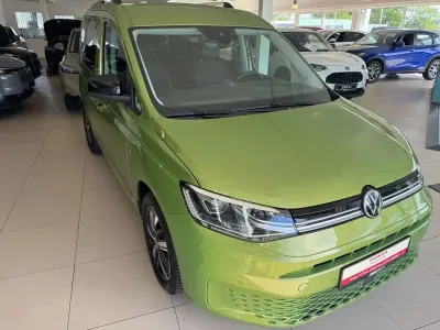 Gebraucht VW Caddy Style 122 PS (89 kW) 2024 Gold Van / Kleinbus