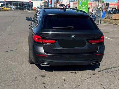 Grau Gebraucht 2021 BMW 520 Kombi | 29.500 € (Teuer)
