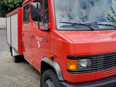Używany Mercedes Viano 105 KM (77 kW) 1994 Czerwony