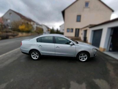 Gebraucht VW Passat 140 PS (102 kW) 2008 Limousine