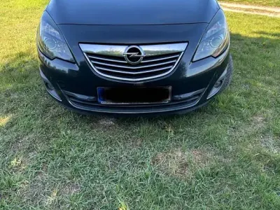 Usata Opel Meriva Edition 110 CV (80 kW) 2013 Nero Monovolume