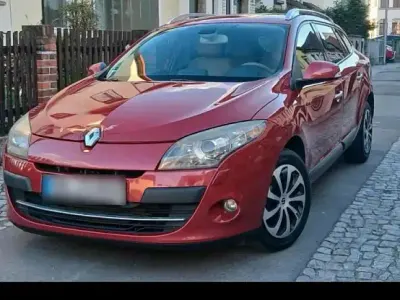 Gebraucht Renault Clio GrandTour 142 PS (104 kW) 2009 Rot Kombi