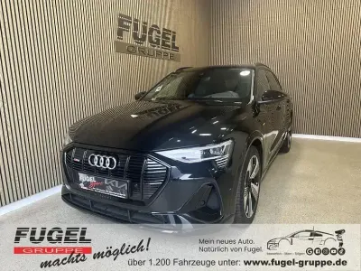 Gebraucht Audi e-tron S-Line 300 kW (408 PS) 2022 Mythosschwarz metallic SUV