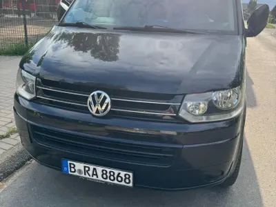 Gebraucht VW Multivan 105 PS (77 kW) 2010 Schwarz Van / Kleinbus
