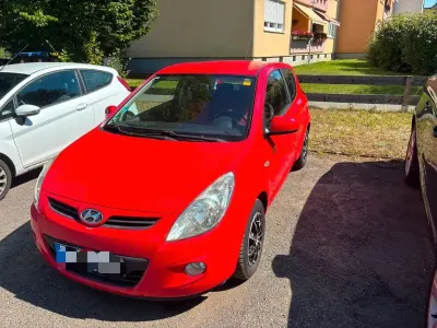 Gebraucht Hyundai i20 Style 101 PS (74 kW) 2009 Rot Kleinwagen