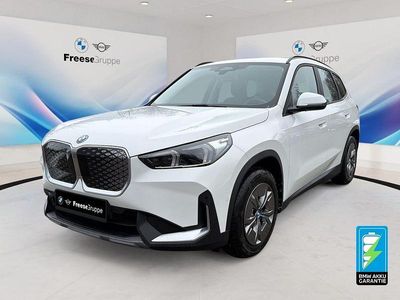 Weiß Gebraucht 2023 BMW iX1 Performance SUV | 37.490 € (Fairer Preis)