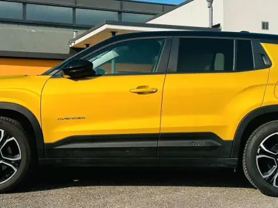 Gebraucht Jeep Avenger EV 114 kW (156 PS) 2023 Gelb SUV
