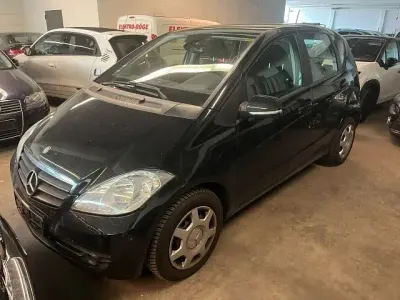Gebraucht Mercedes A180 109 PS (80 kW) 2012 Schwarz Kleinwagen