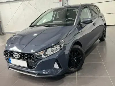 Gebraucht Hyundai i20 101 PS (74 kW) 2022 Grau Kleinwagen