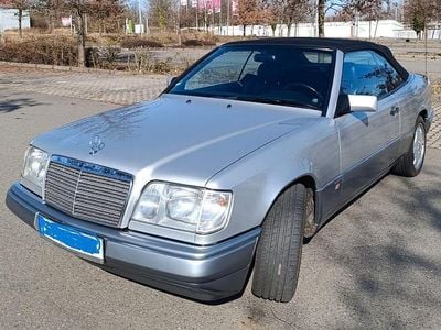 Gebraucht Mercedes E220 150 PS (110 kW) 1997 Silber Cabrio