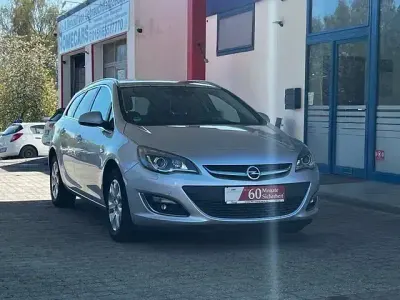 Gebraucht Opel Astra Exklusiv 136 PS (100 kW) 2016 Argonsilber Kombi