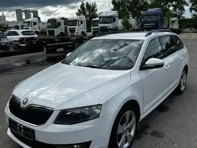 Gebraucht Skoda Octavia Elegance 105 PS (77 kW) 2014 Weiß Kombi