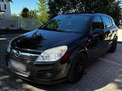 Second-hand Opel Astra 116 CP (85 kW) 2007 Negru Berlinǎ