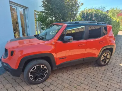 Begagnad Jeep Renegade Trailhawk 170 HK (125 kW) 2015 Svart SUV