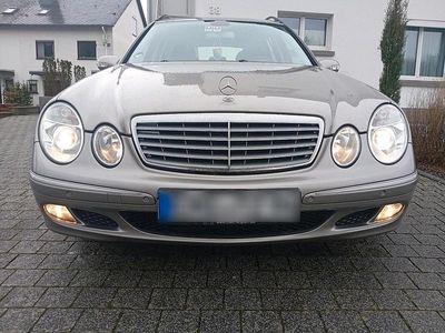 Gebraucht Mercedes E220 150 PS (110 kW) 2005 Andere farben Kombi