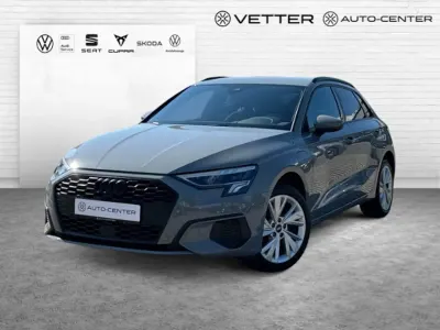Gebraucht Audi A3 Sportback e-tron Design 204 PS (150 kW) 2022 Grau Kleinwagen