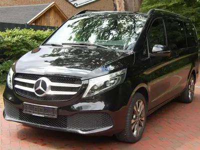 Gebraucht Mercedes V250 190 PS (139 kW) 2022 Obsidianschwarz metallic Van / Kleinbus