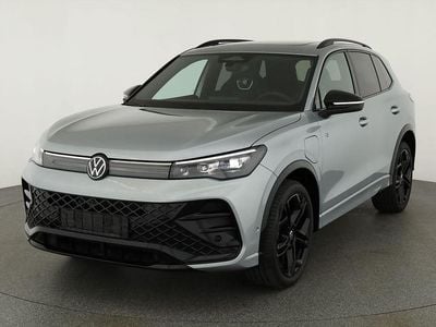 Nouă VW Tiguan R-line 272 CP (200 kW) 2025 Argintiu SUV