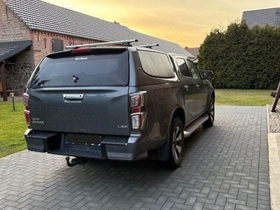 Gebraucht Isuzu D-Max 163 PS (119 kW) 2021 Grau Pickup