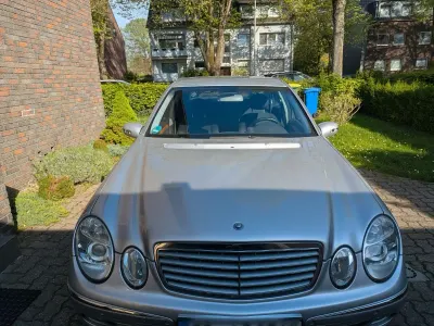 Gebraucht Mercedes E200 Elegance 163 PS (119 kW) 2004 Silber Limousine