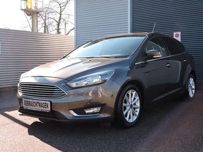 Gebraucht Ford Focus Titanium 125 PS (91 kW) 2016 Grau Limousine