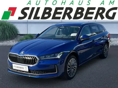 Neu Skoda Superb LAURIN & KLEMENT 193 PS (141 kW) 2026 Cobalt blau metallic Kombi