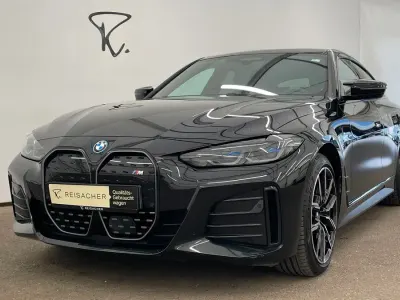 Gebraucht BMW i4 Efficient Dynamics 350 kW (476 PS) 2023 Saphirschwarz metallic Limousine