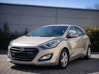 Gebraucht Hyundai i30 Classic 110 PS (80 kW) 2016 Weiß Limousine