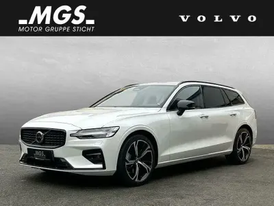 Gebraucht Volvo V60 Plus 197 PS (144 kW) 2022 Crystal white pearl Kombi
