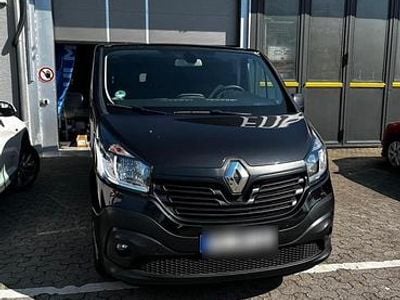 Gebraucht Renault Traffic 140 PS (102 kW) 2015 Schwarz Van / Kleinbus