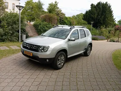 Gebraucht Dacia Duster 109 PS (80 kW) 2016 Silber SUV