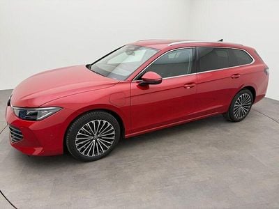 Gebraucht VW Passat Business 204 PS (150 kW) 2025 Rot Kombi