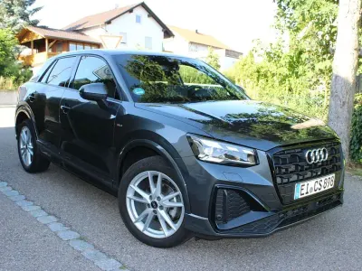 Gebraucht Audi Q2 S-Line 150 PS (110 kW) 2025 Grau SUV