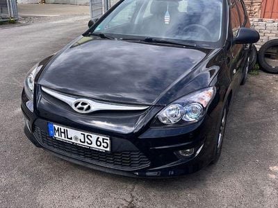 Second-hand Hyundai i30 Edition 90 CP (66 kW) 2012 Negru Break