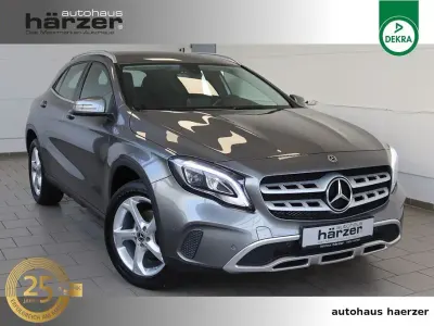 Gebraucht Mercedes GLA200 Urban 156 PS (114 kW) 2017 Mountaingrau SUV