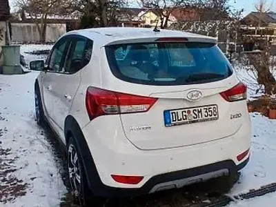 Gebraucht Hyundai ix20 90 PS (66 kW) 2014 Weiß Kleinwagen