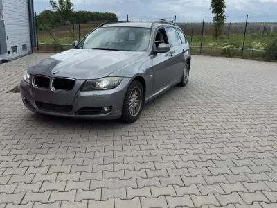 Gebraucht BMW 320 177 PS (130 kW) 2009 Grau Kombi